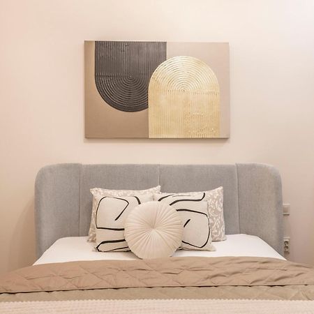 Exclusive Stylish Suite By Prestige Homes Next To The Oktogon ブダペスト エクステリア 写真
