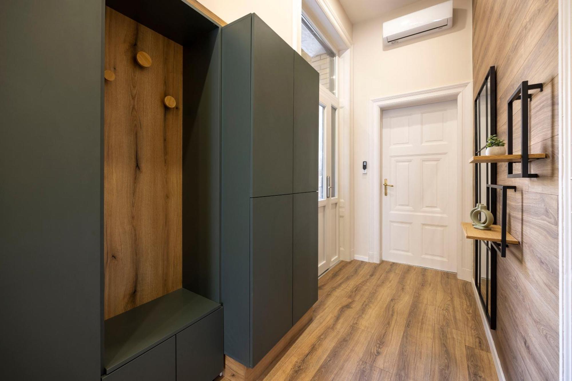 Exclusive Stylish Suite By Prestige Homes Next To The Oktogon ブダペスト エクステリア 写真