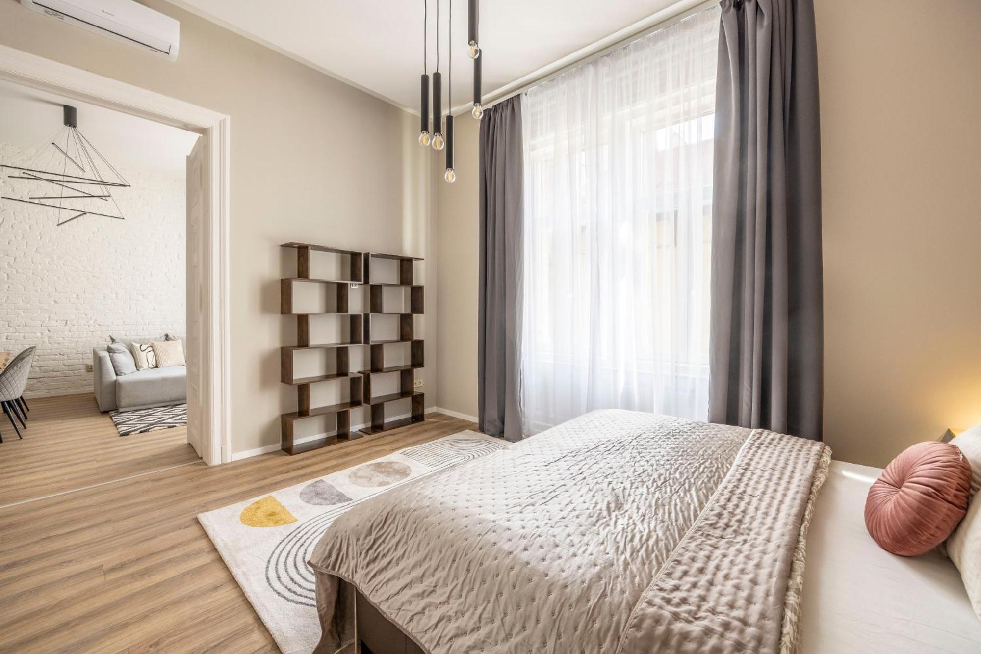 Exclusive Stylish Suite By Prestige Homes Next To The Oktogon ブダペスト エクステリア 写真